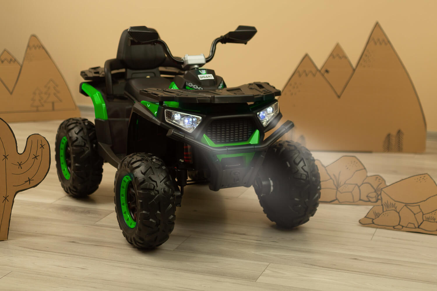 Quad GIGANT zielony foto Quad GIGANT zielony foto