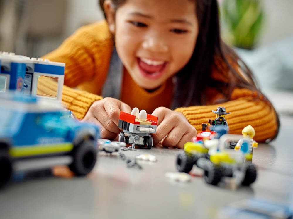 Zestaw LEGO® City 60315 Mobilne centrum dowodzenia policji