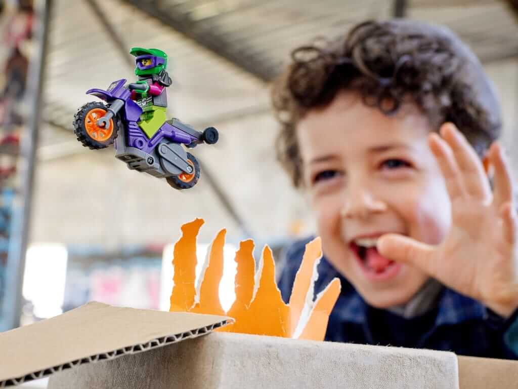 Kaskader LEGO® City 60296 Wheelie na motocyklu kaskaderskim Kaskader LEGO® City 60296 Wheelie na motocyklu kaskaderskim