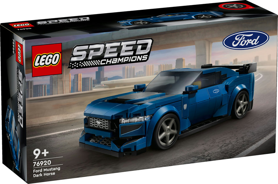sportowy ford mustang dark horse