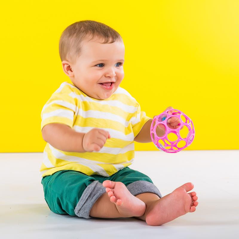 OBALL Piłka z grzechotką 10 cm różowa OBALL Piłka z grzechotką 10 cm różowa