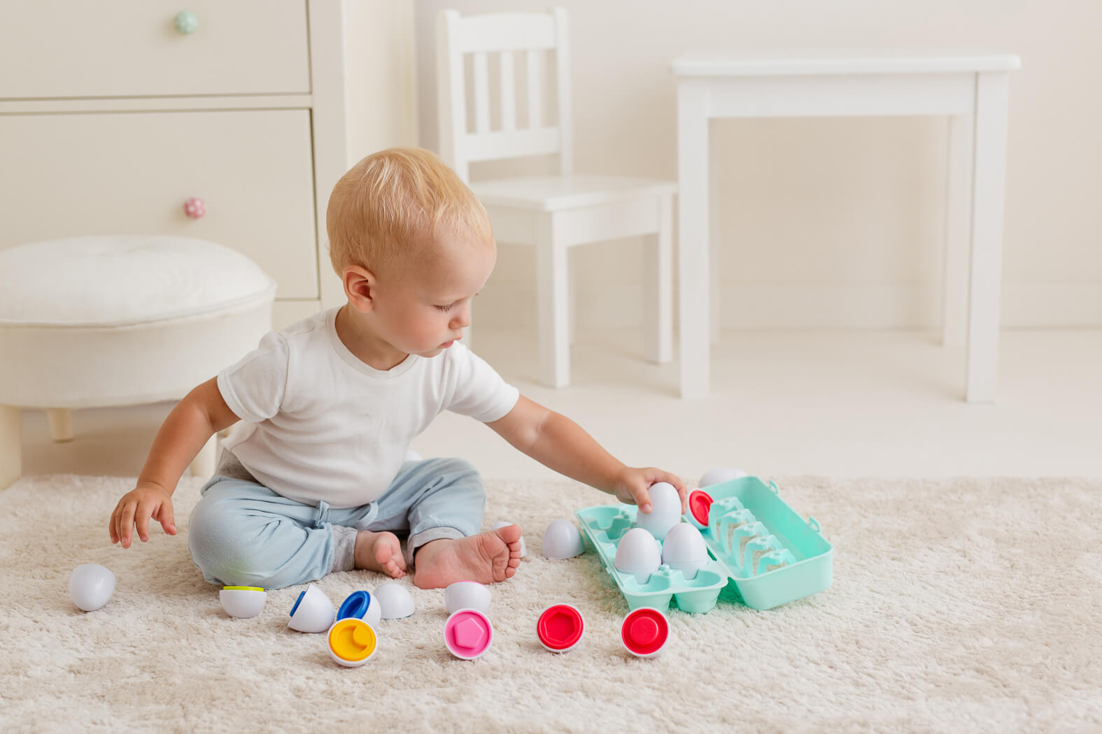 Dumel jajka zabawa kształtami