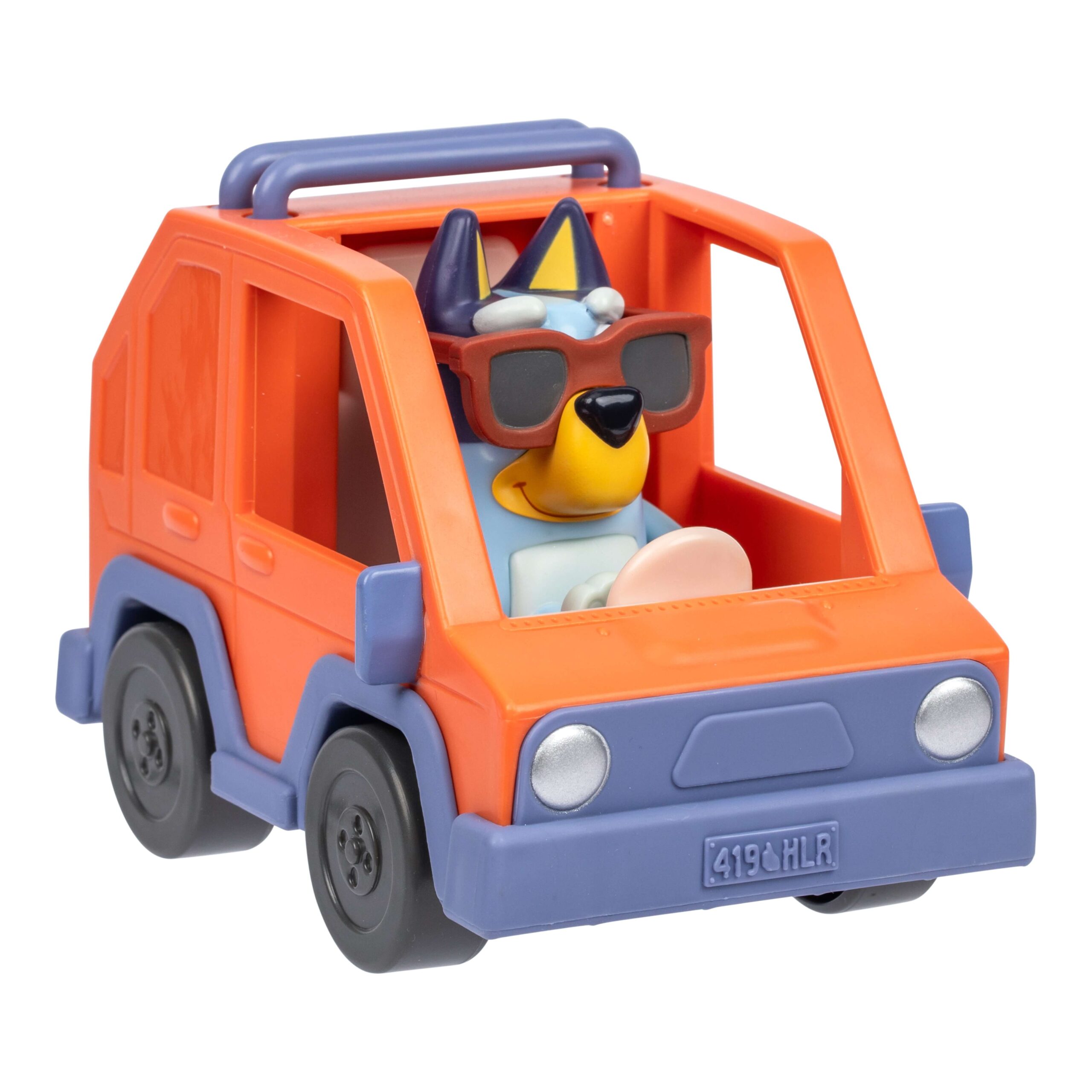 Bluey w samochodzie terenowym 4WD – figurka w okularach przeciwsłonecznych