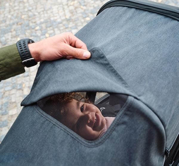 Budka UV50+ i okienko peek a boo