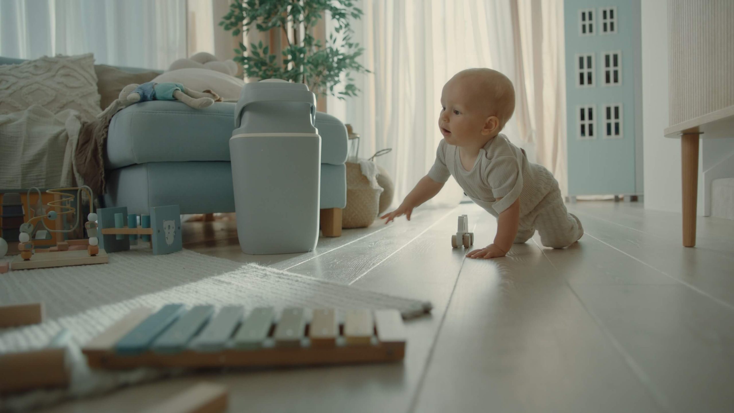 Kosz na pieluchy AirWell w pokoju dziecka – dyskretny i estetyczny