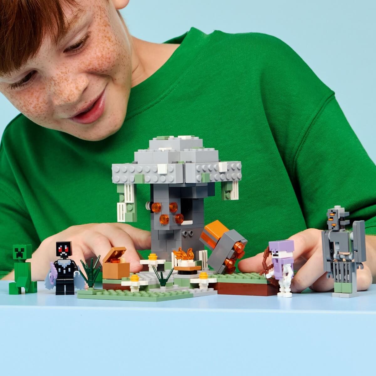 Zestaw LEGO Minecraft 21586 – elementy i detale